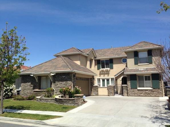 1573 Laurelwood Crossing Ter