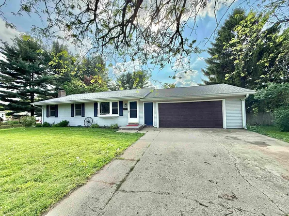 5530 River Reach Dr, Belvidere, IL 61008