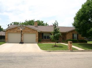 111 Tanglewood Dr, Fredericksburg, TX 78624