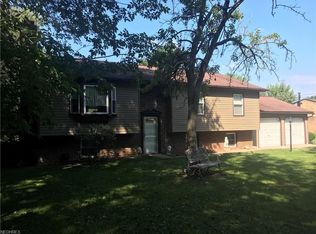 1180 S Munroe Rd, Tallmadge, OH 44278
