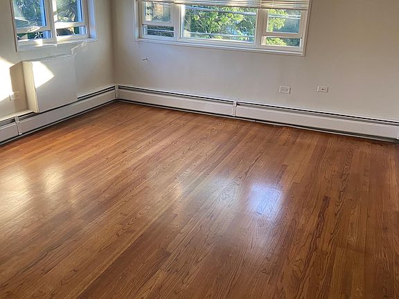 5th image of 6818 N Seeley Ave #3A