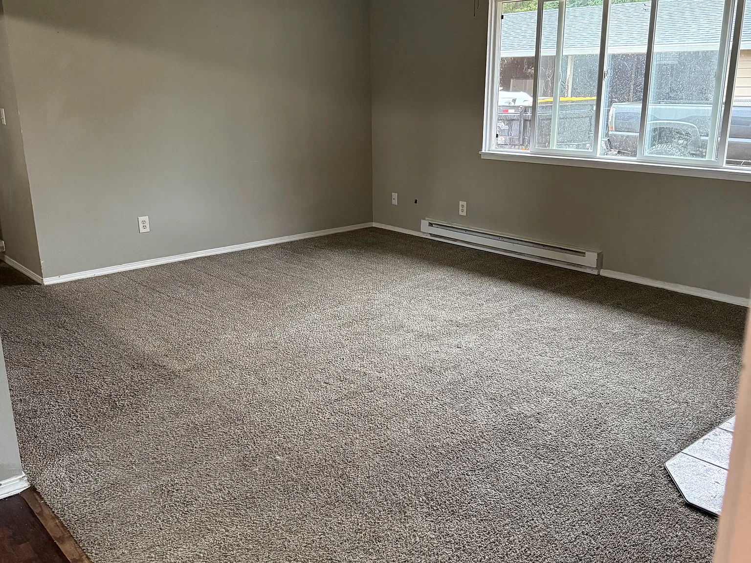 3 bed, 1.5 bath, 968 sqft, $2,195 — Photo 3