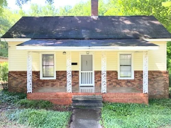 621 N Mountain St, Cherryville, NC 28021