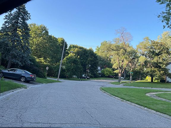 4th image of 3741 Brentwood Dr