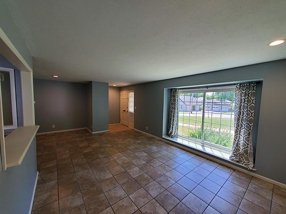 2nd image of 6925 Chaffee Ct