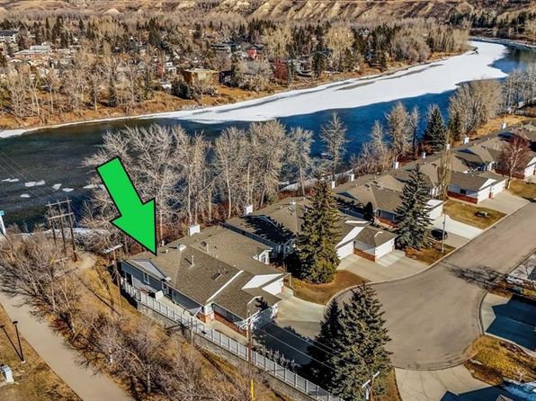 36 SE Bow Lndg NW, Calgary, AB T3B 5J8