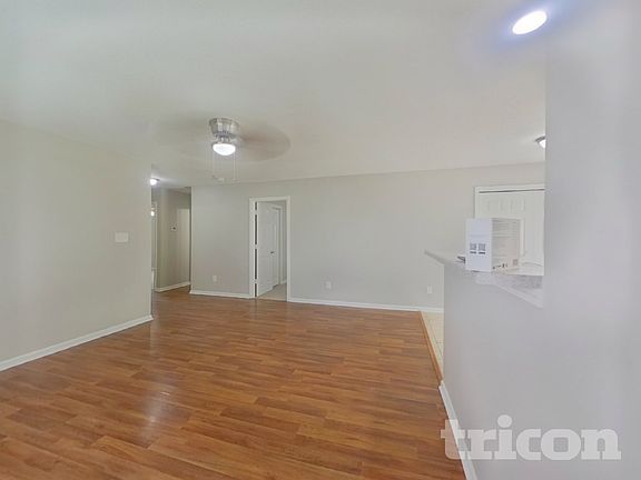 3rd image of 6417 Sunman Rd