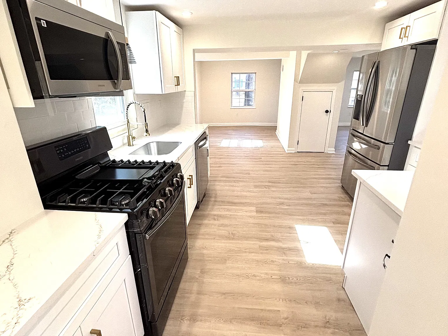 4 bed, 1840 sqft, $3,475 — Photo 3