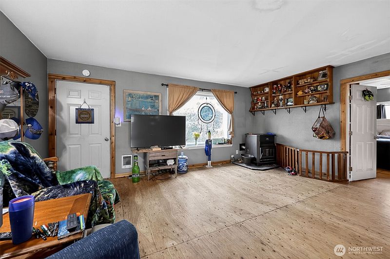 4th image of 1701 Westport Road