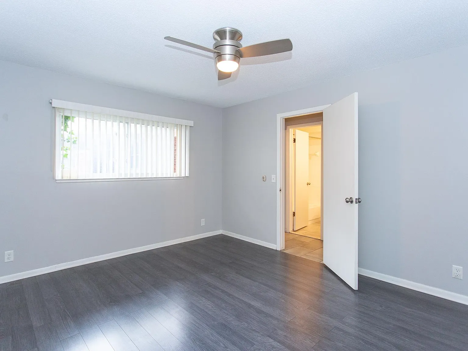 218 S Batchewana Ave — Photo 2