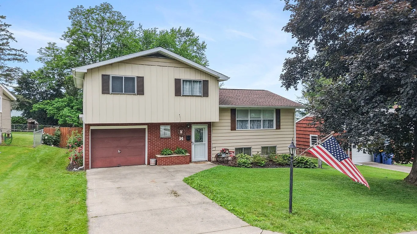14 Orchard Ave photo 1