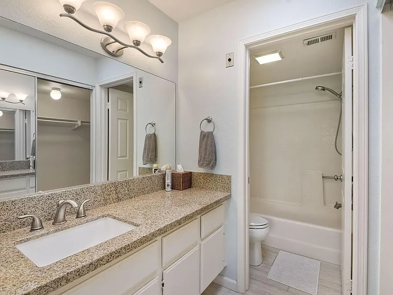 501 N Pacific St #10 — Photo 31