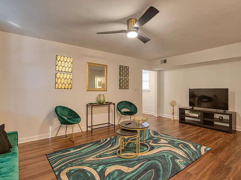 337 W Bute St #8 — Photo 5