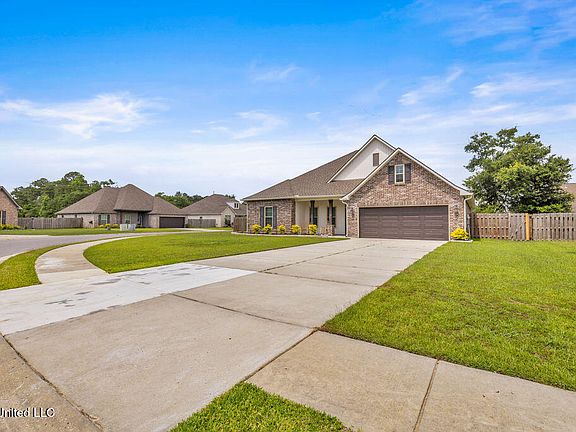 3rd image of 12856 Jackson Lee Dr