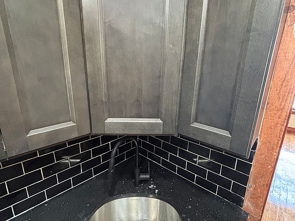 5th image of 315 Jefferson St #2