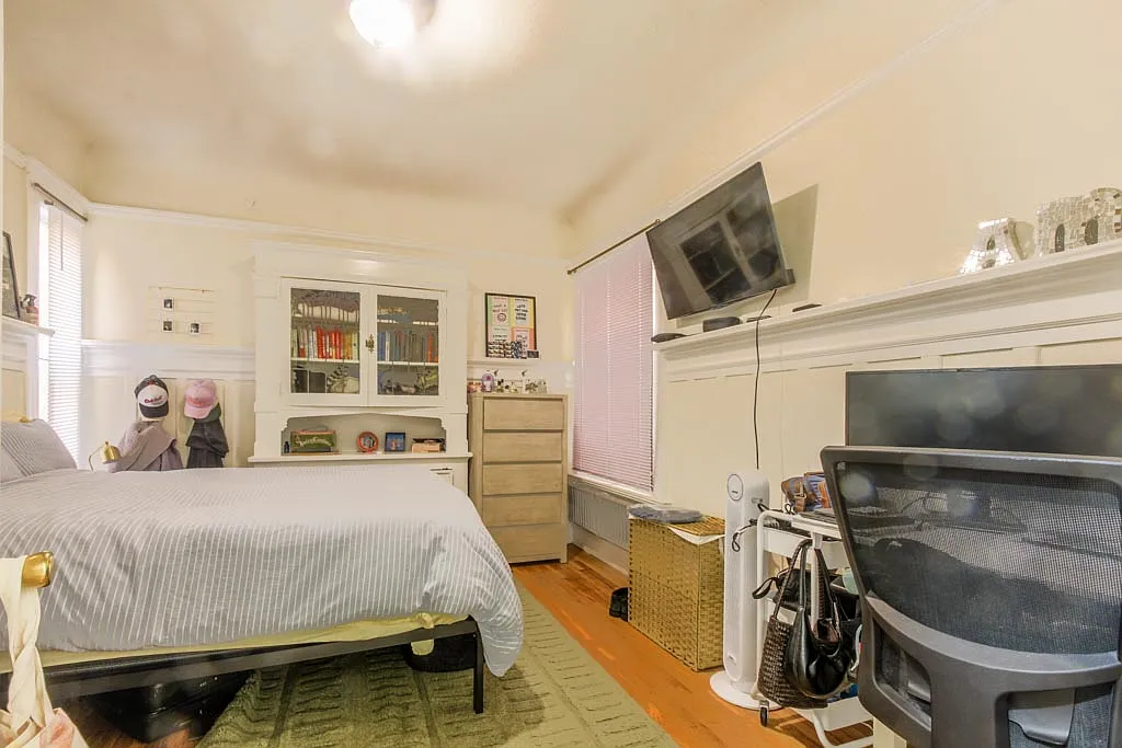 2 bed, 1000 sqft, $4,700 — Photo 4