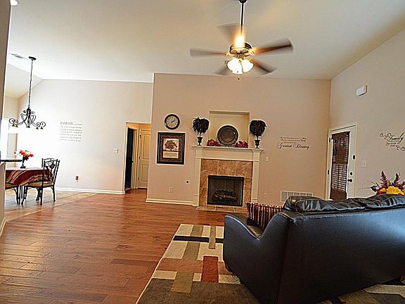 5th image of 4207 Wildberry Dr