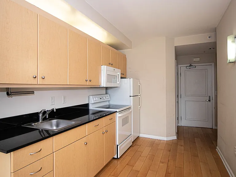 140 S Van Ness Ave #743 — Photo 2