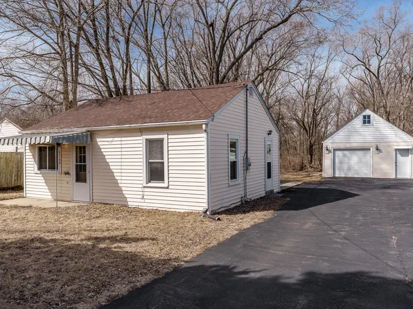 9308 N 2nd St, Machesney Park, IL 61115