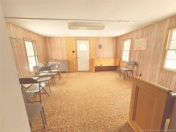 3rd image of 940 Central Hainesville Rd