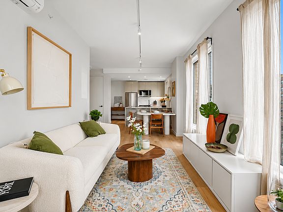 3rd image of 16 West St #933