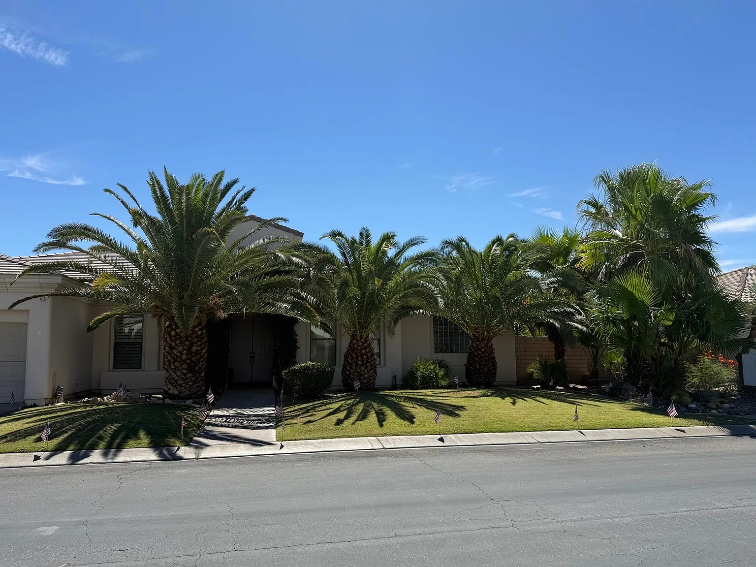 3 bed, 3277 sqft, $8,500 — Photo 2