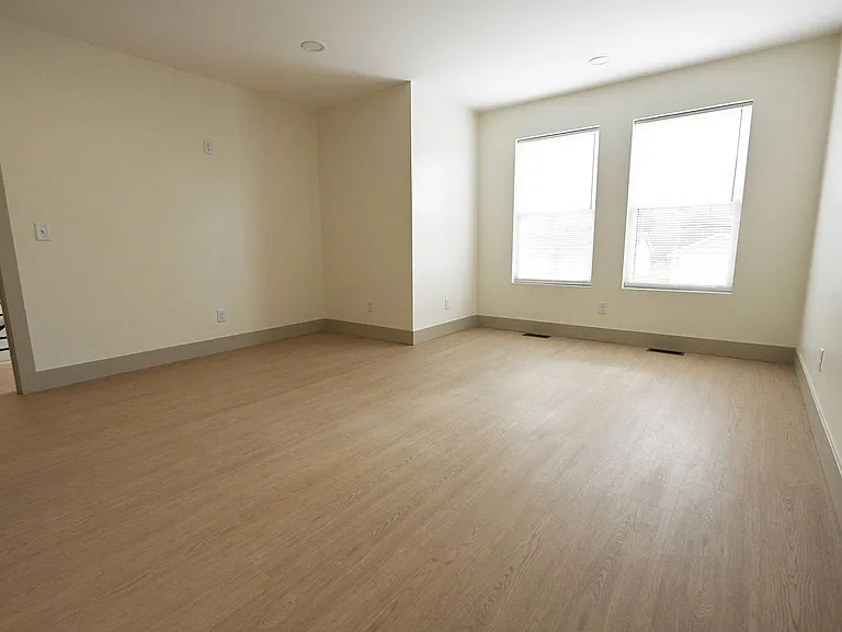 176 Brushwood Dr — Photo 14