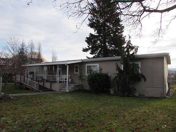4th image of 19224 E Montgomery Dr