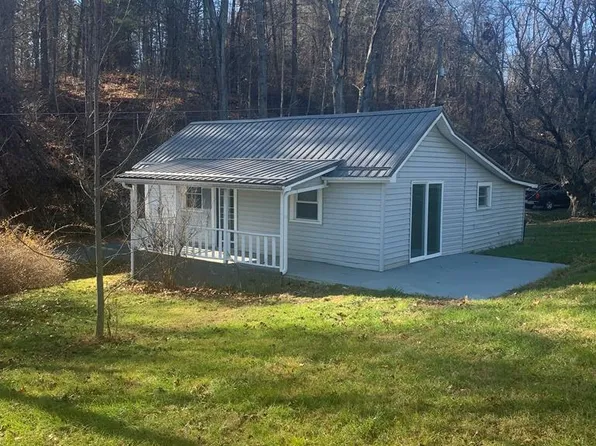 109 Vine St, Galax, VA 24333