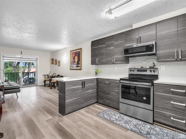 3001 SW 2nd St APT 205C, Miami, FL 33135
