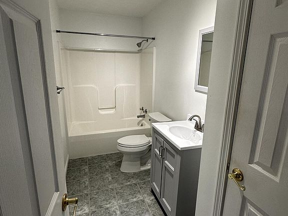 5th image of 111 N 21st St