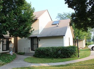 565 Dunham Rd, Gurnee, IL 60031