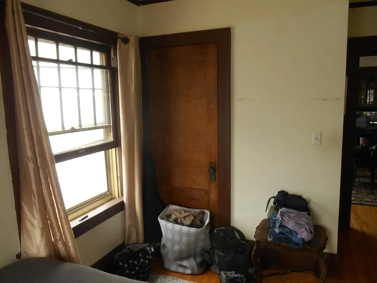 1305 W 34th St #UPPER — Photo 12