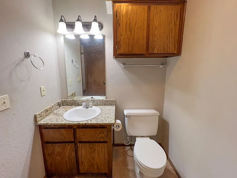 1303 N Fretz Ave — Photo 25