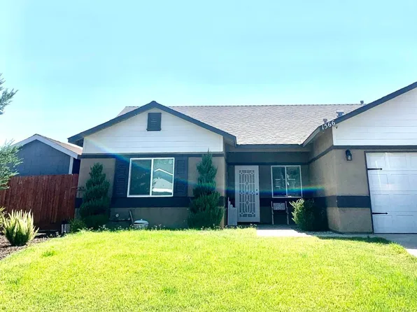 1566 N Steven Avenue, Farmersville, CA 93223