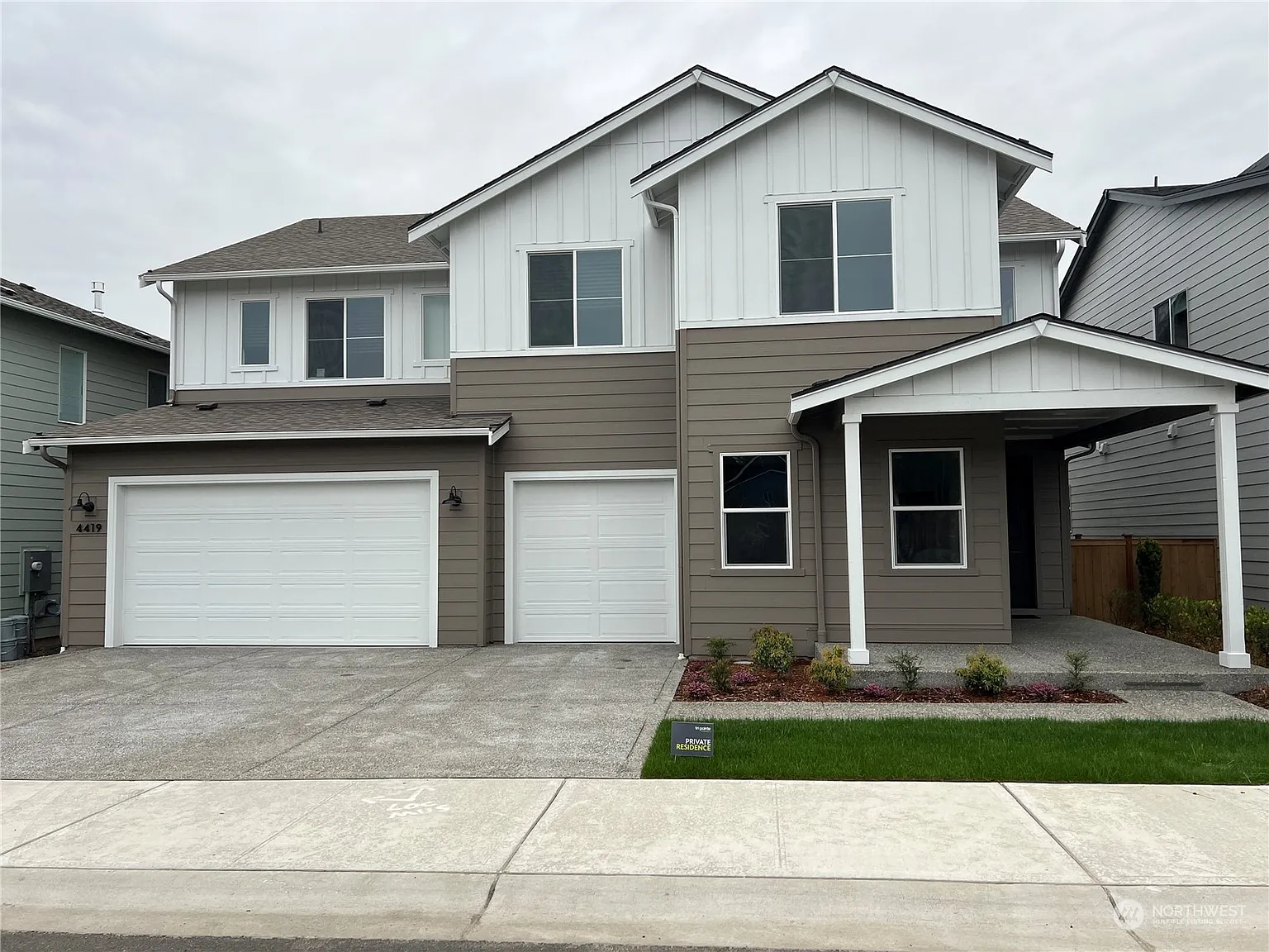 4419 Wandering Way photo 1
