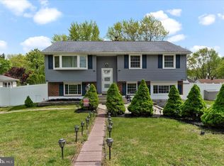 26 Williams Dr, Aston, PA 19014