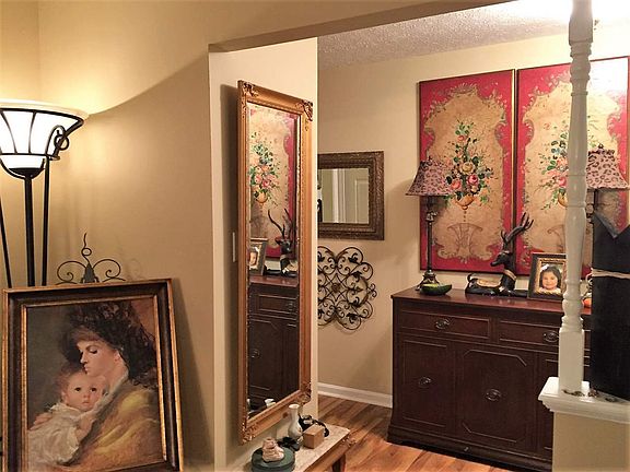 3rd image of 1618 Vosswood Way
