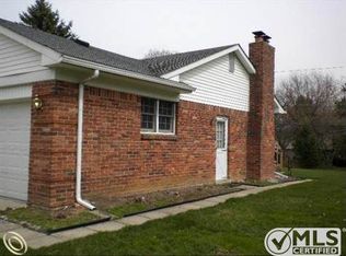 2119 Chalet Dr, Rochester Hills, MI 48309