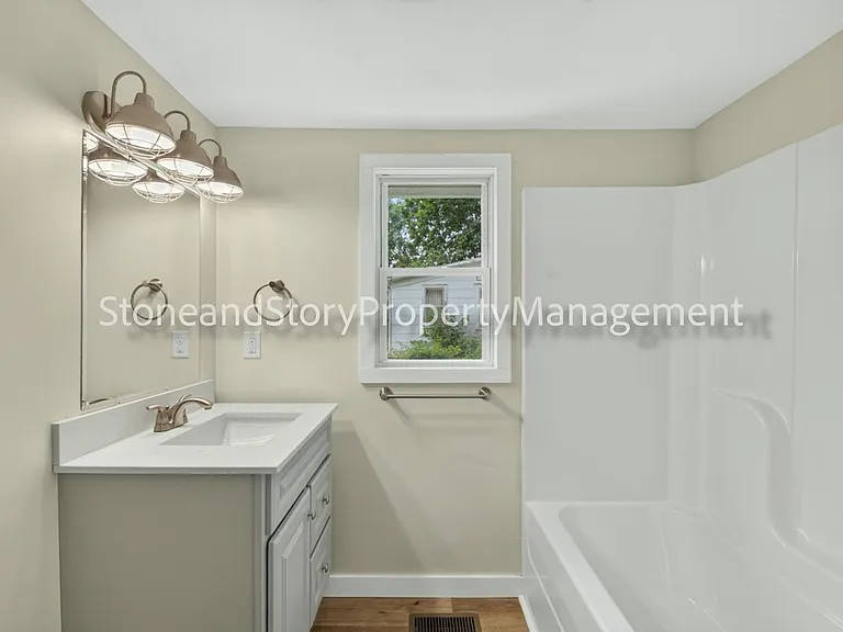 414 NE Grattan St — Photo 16