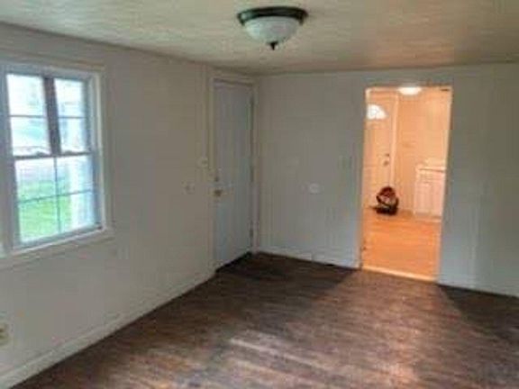 3rd image of 1717 S Gharkey St