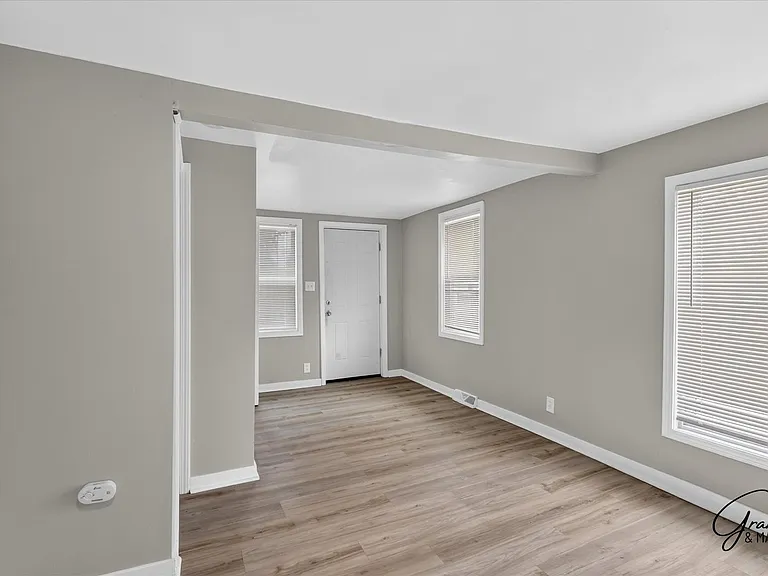 14340 Hendricks Ave — Photo 4