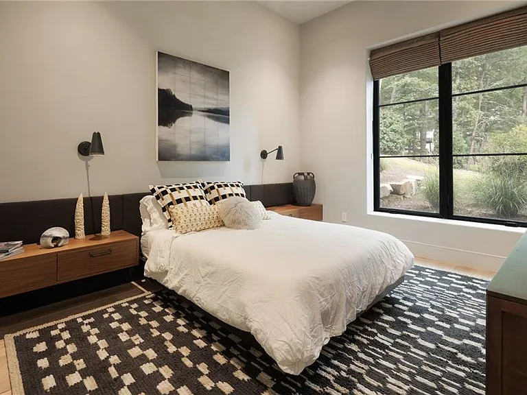 725 Rocky Point Dr — Photo 103