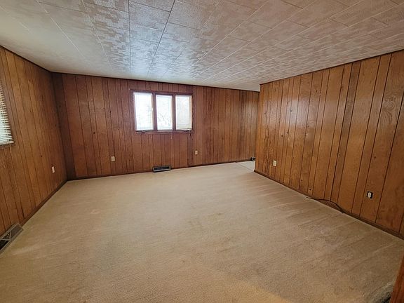 5th image of 7660 Lakewood Dr