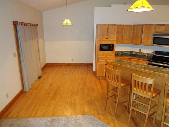 5th image of 2800 Monks Ave