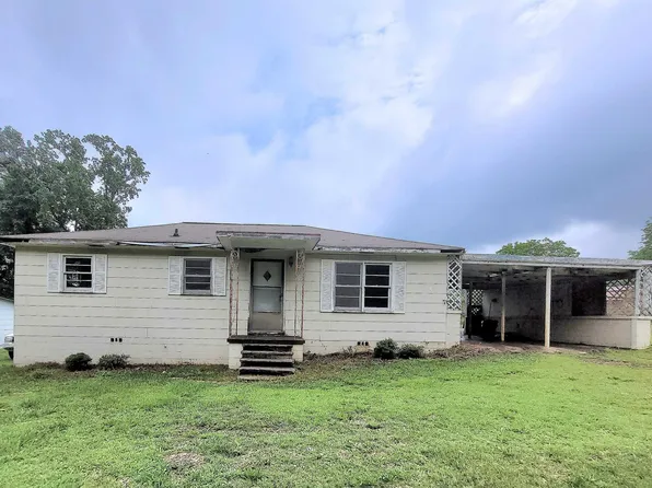 1014 McMillan St E, Talladega, AL 35160