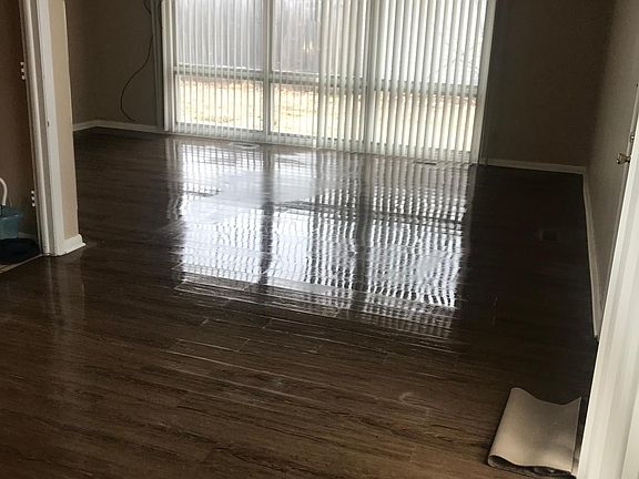 2nd image of 1105 Crescent Dr