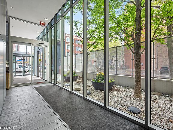 2nd image of 1720 S Michigan Ave APT 408