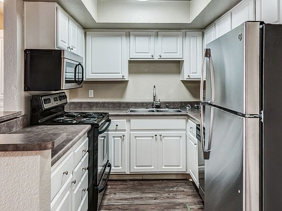 5th image of 1400 N Grand Ave #4L