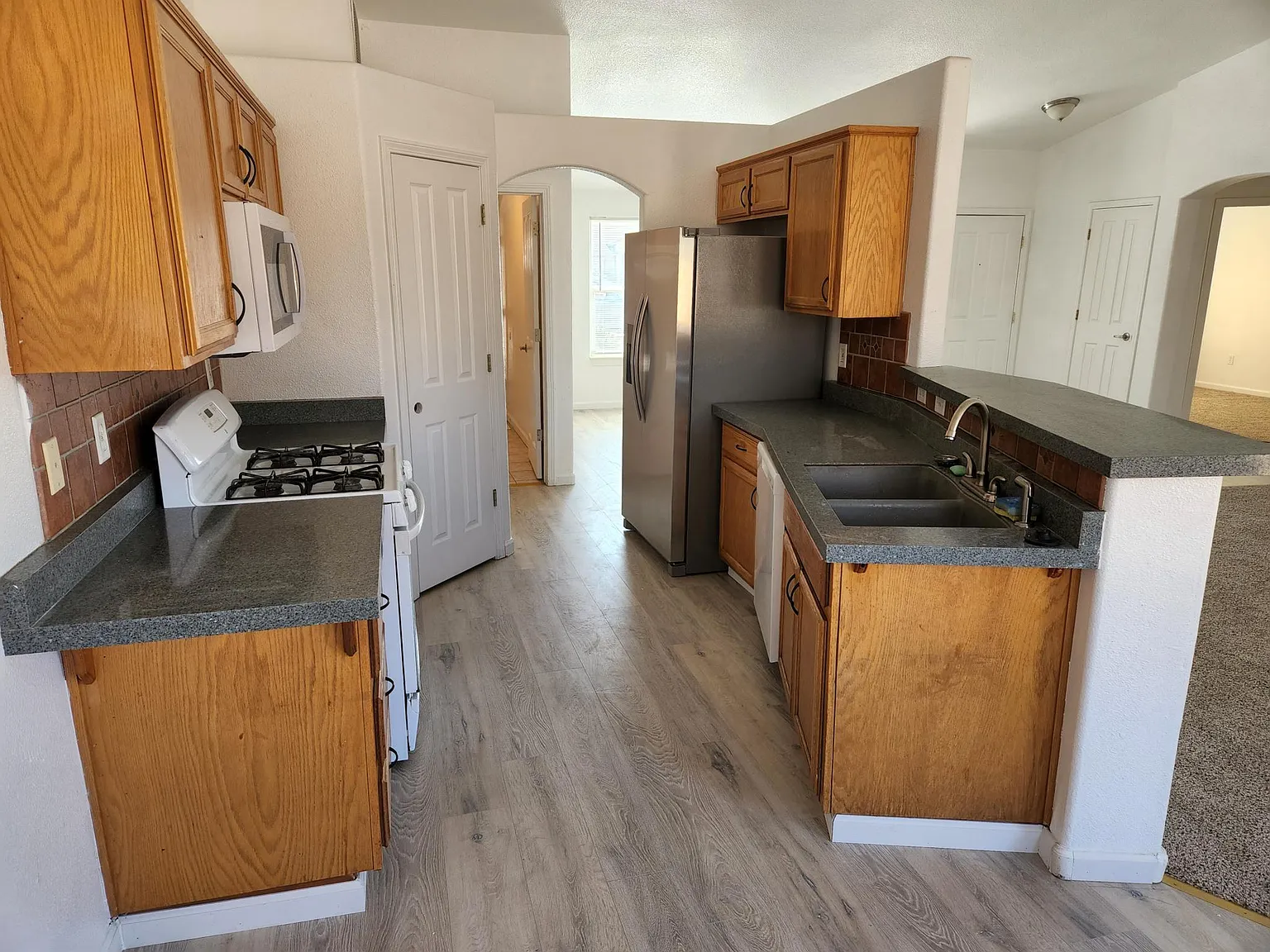3 bed, 1480 sqft, $2,000 — Photo 4